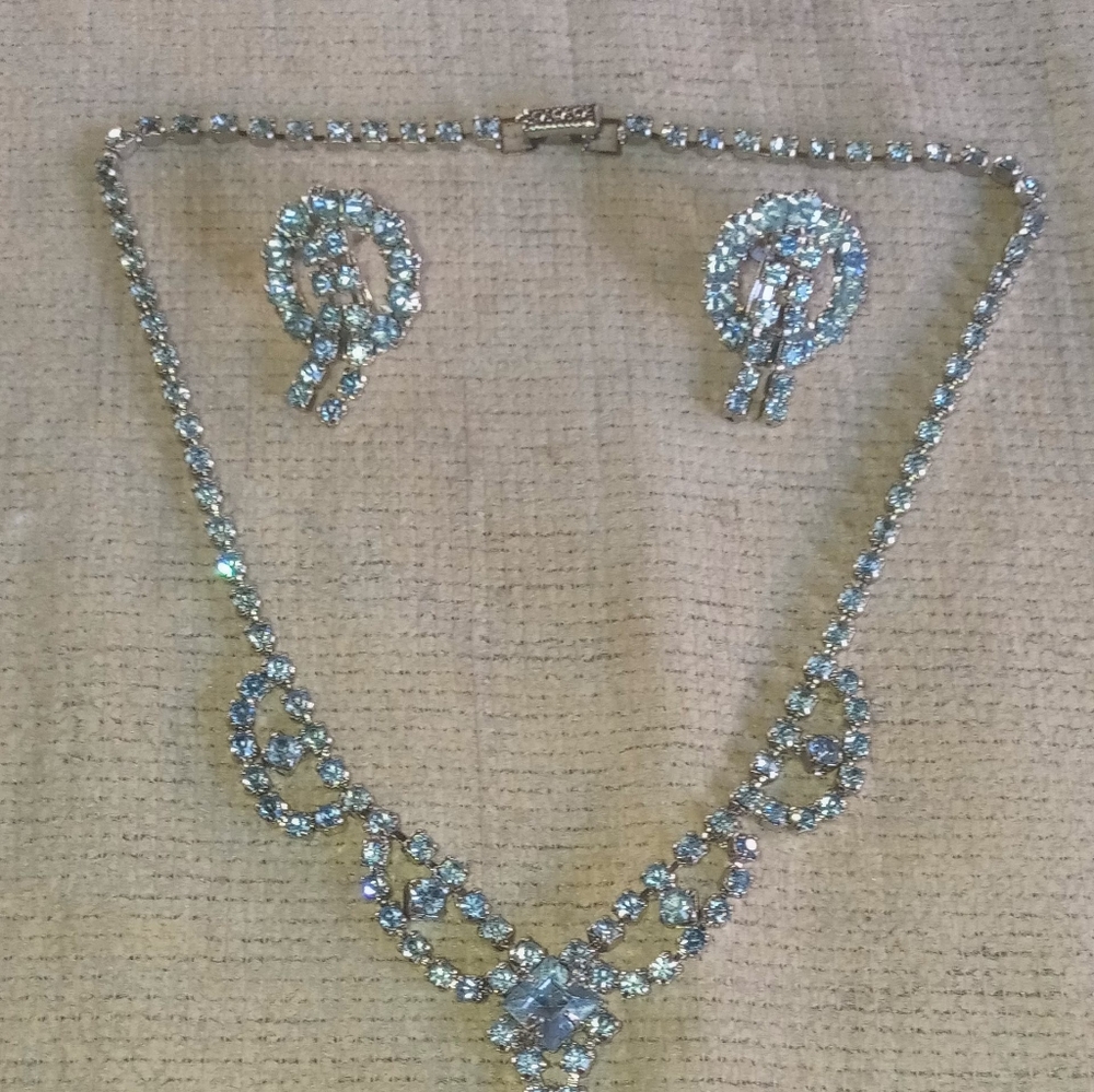 Blue Earring and necklace set